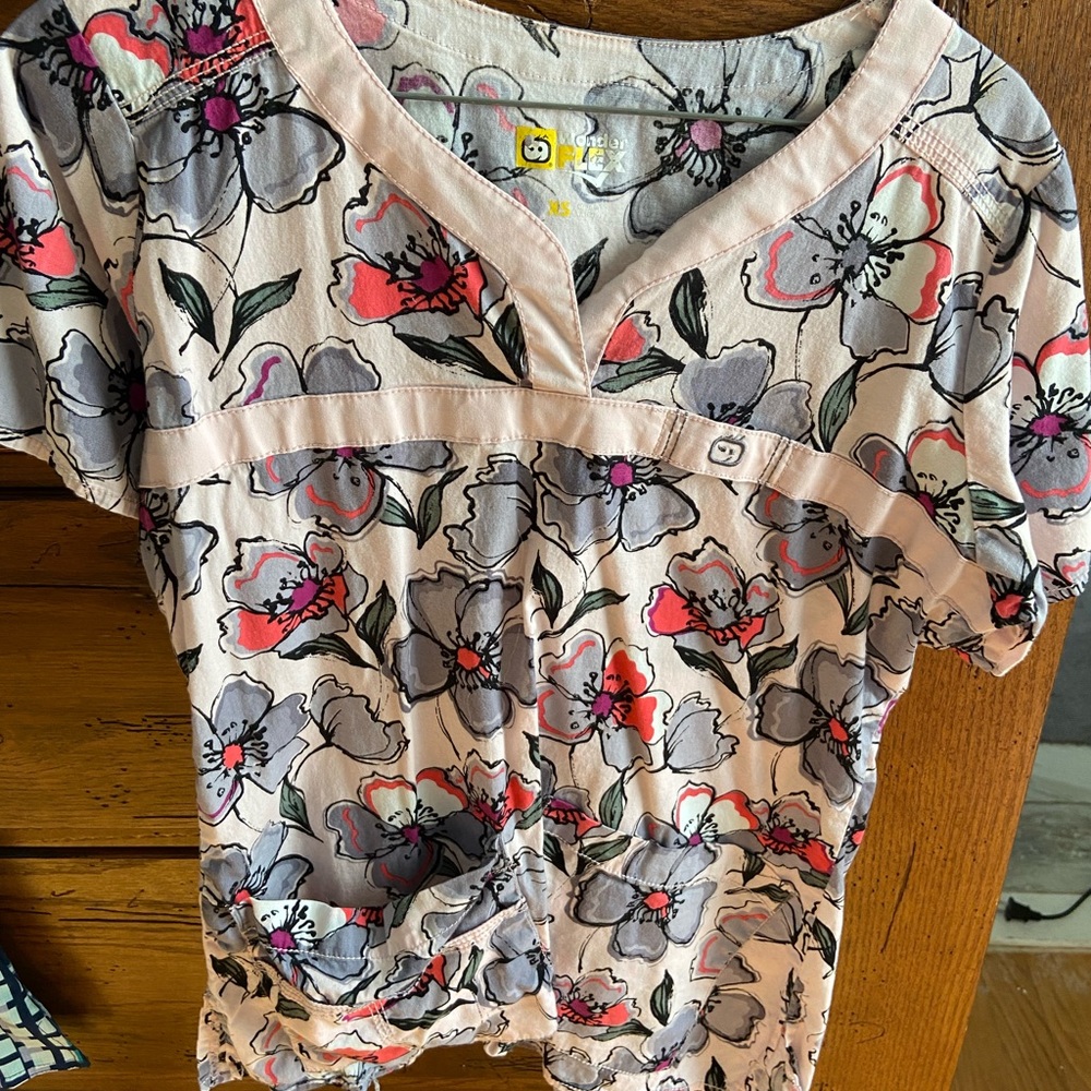 Wonderwink scrub top